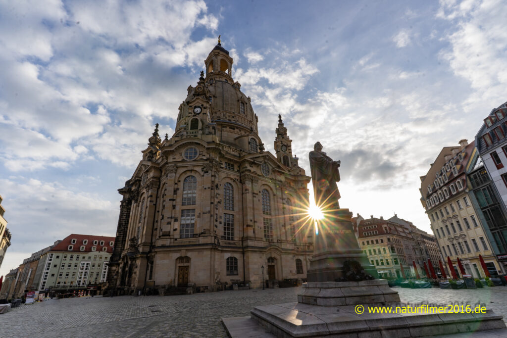 Dresden bei Nacht, Frauenkirche am frühen Morgen